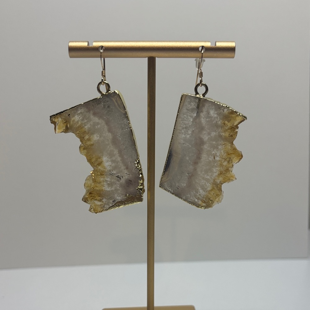 NWOT One of a Kind Handmade Gold and Cream Geode Earrings
